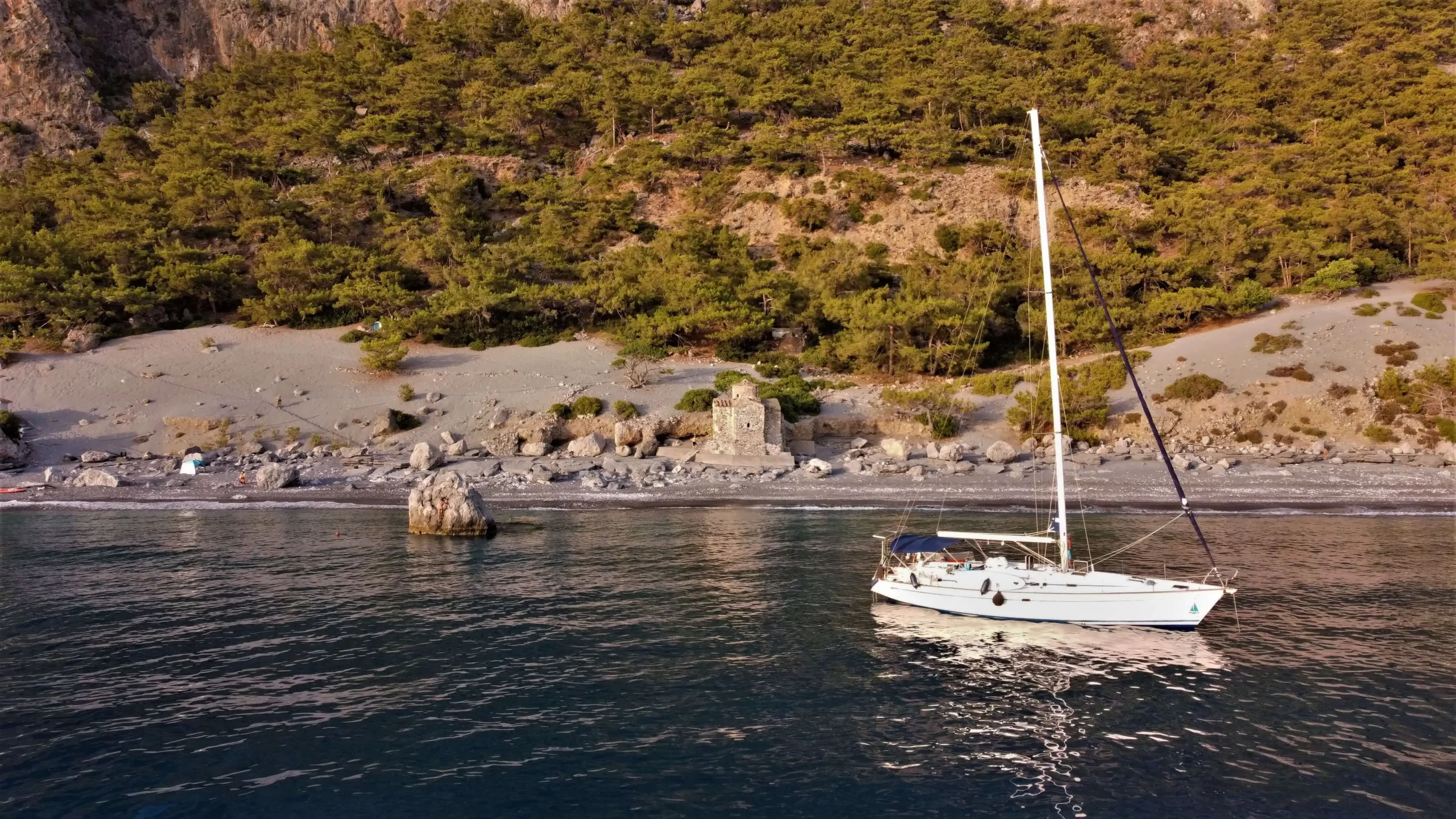 Sail to Crete’s most stunning spots 